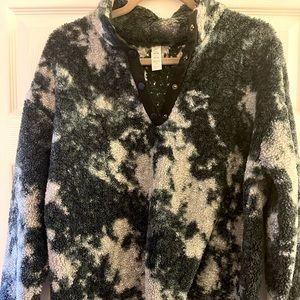 Snap button Sherpa material sweatshirt